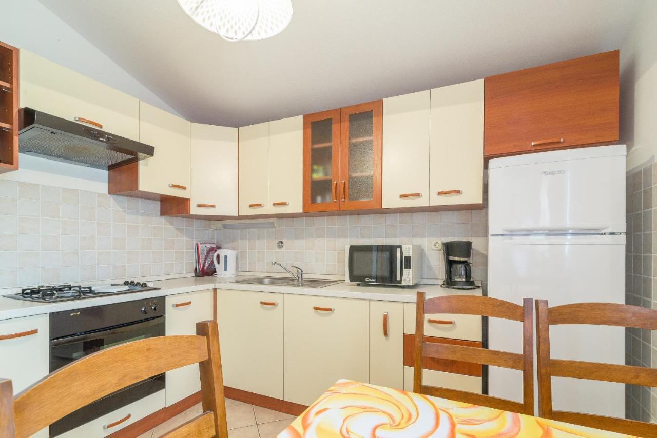 Apartments Puskaric Vir Eksteriør billede