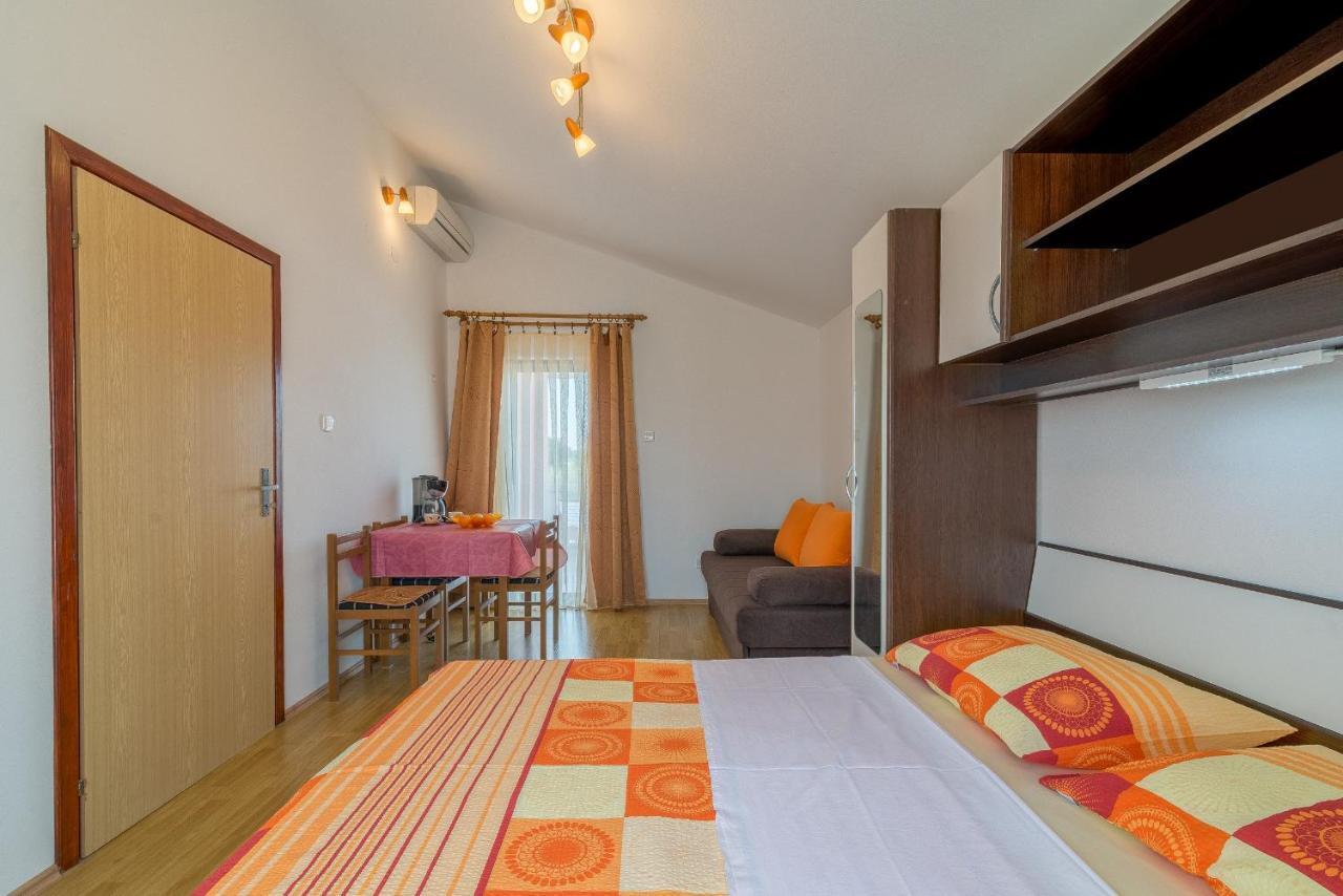 Apartments Puskaric Vir Eksteriør billede